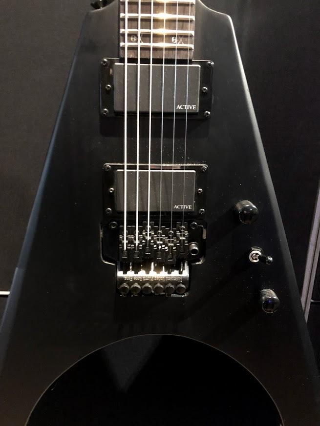 Acepro Vendetta 6-kielinen kitara-image